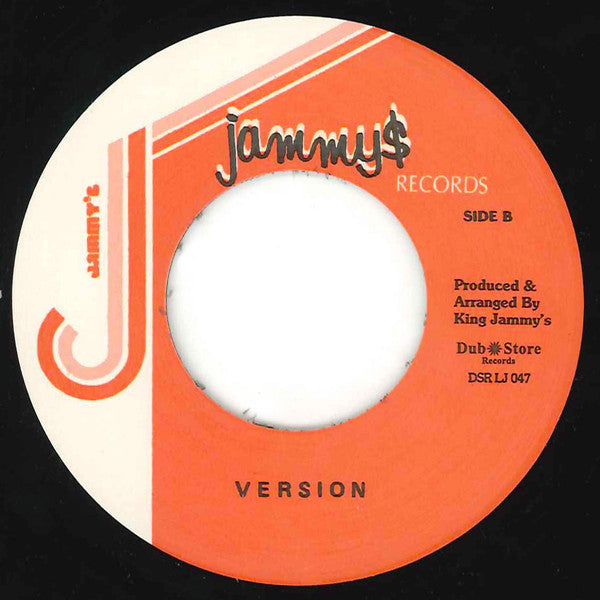 Gregory Isaacs : Steal A Little Love (7")